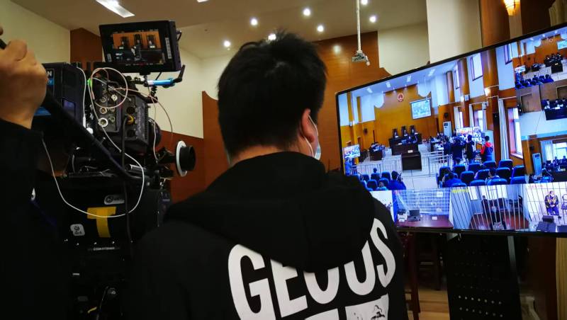 AI生成VS人工创意——陇县广告片拍摄公司的技术浪漫主义实践